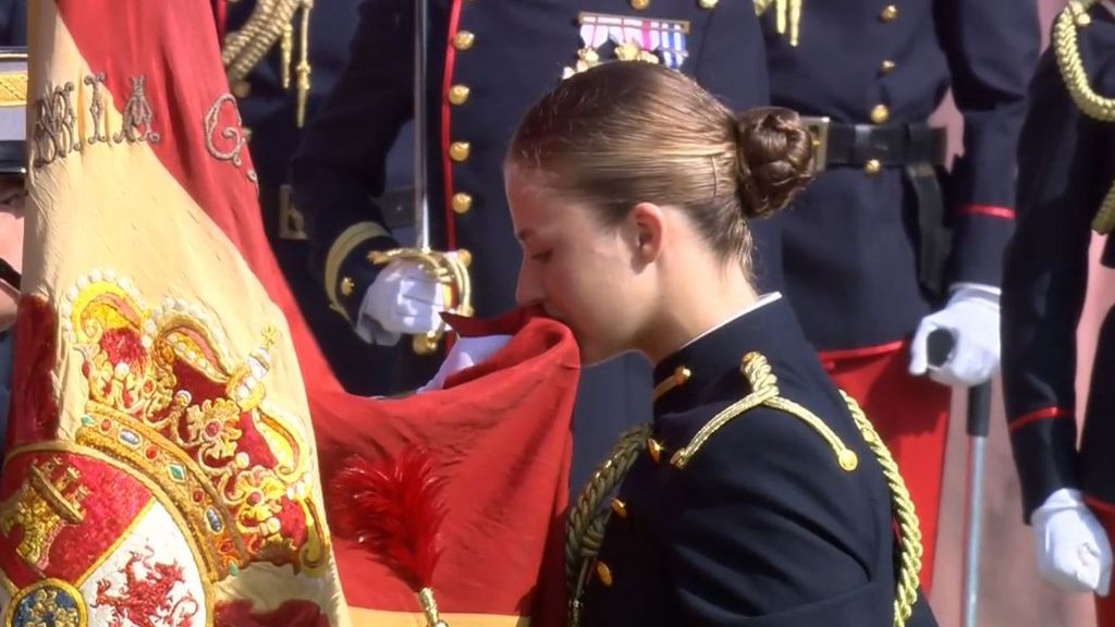 La princesa Leonor jura bandera en la Academia Militar de Zaragoza