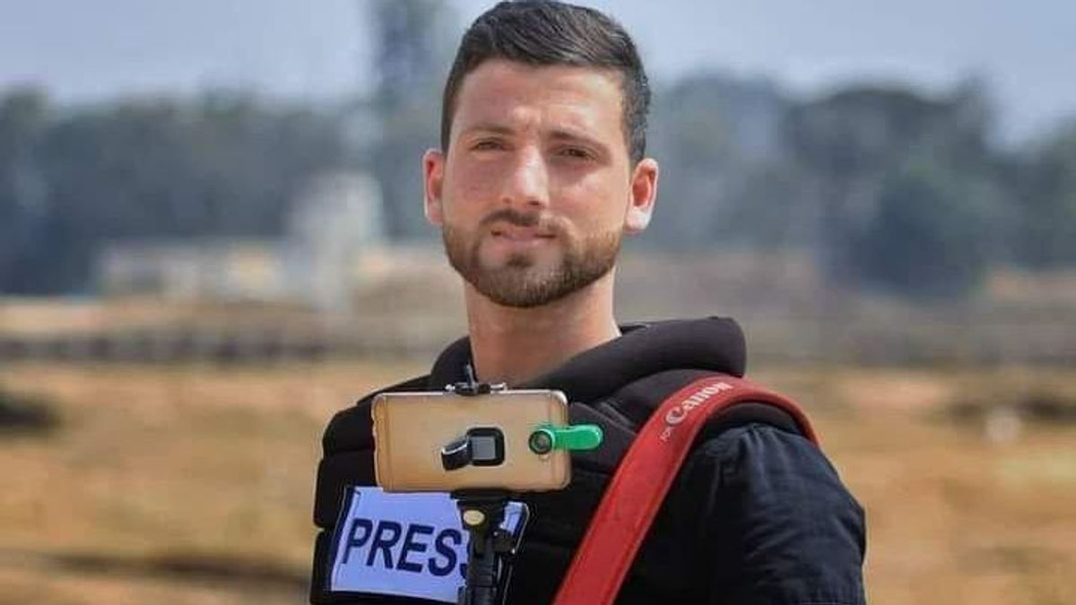 Muere el periodista Muhamad al Salhi tras el contraataque israelí en la Franja de Gaza