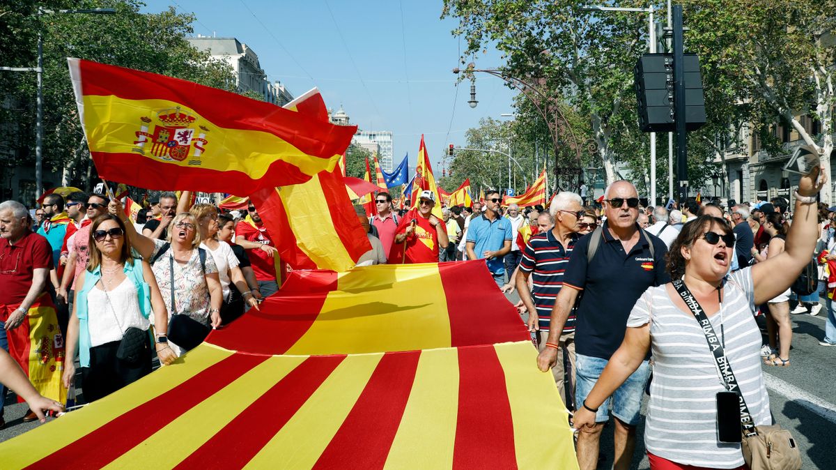 Manifestación contra la amnistía en Barcelona: la Guardia Urbana cifra en 50.000 los asistentes