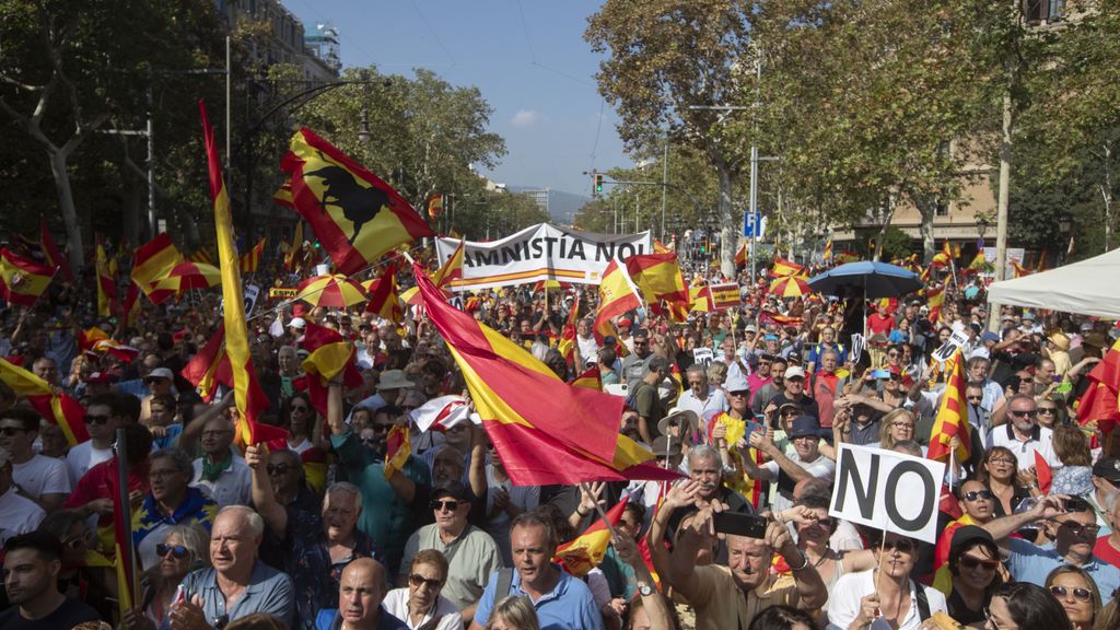 Manifestación en Barcelona contra la amnistía con el apoyo de PP, Vox y Cs: "No en mi nombre"