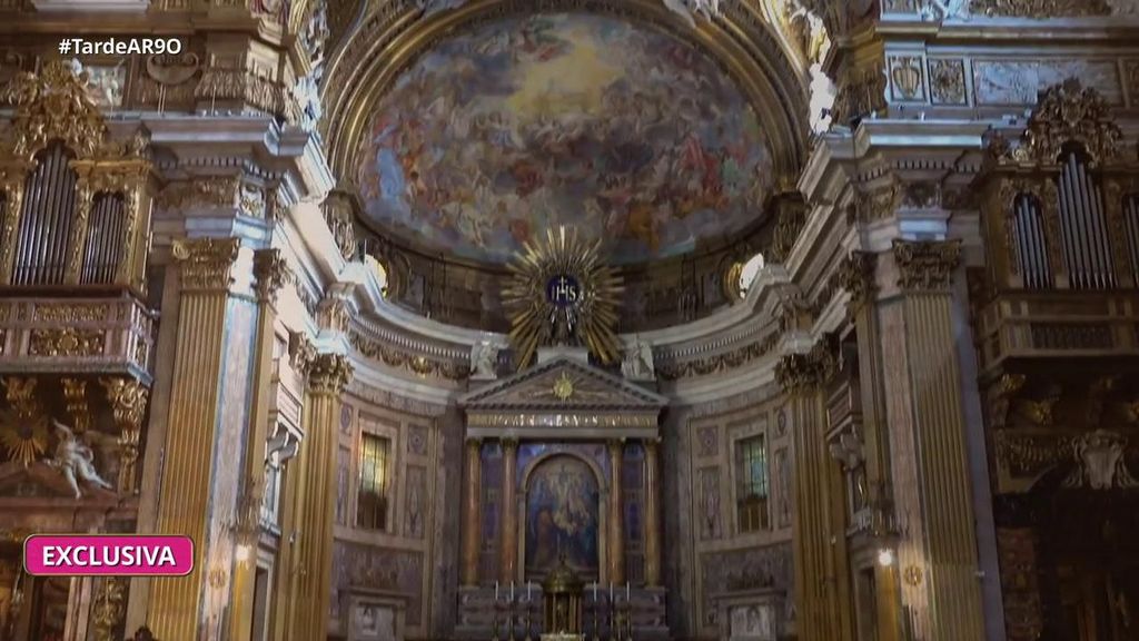 El interior de la la Iglesia del Jesús en Roma