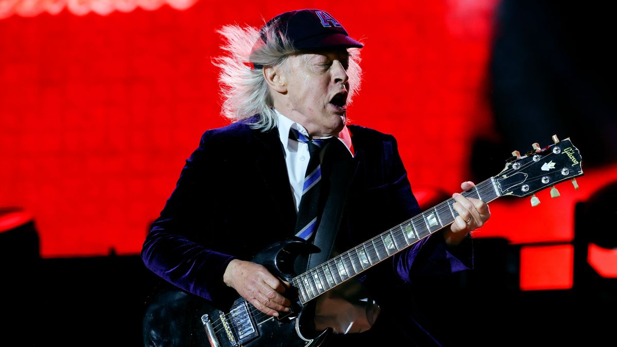 AC/DC celebran sus 50 años lanzando su propia botella de whisky