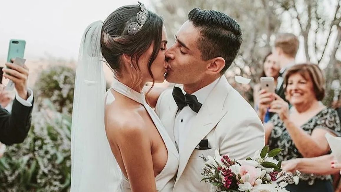 Carla Barber y Camilo Esquivel el día de su boda. FUENTE: telecinco.es