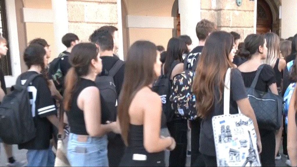 Dolor y luto en Cádiz tras el accidente de autobús que mató a tres personas