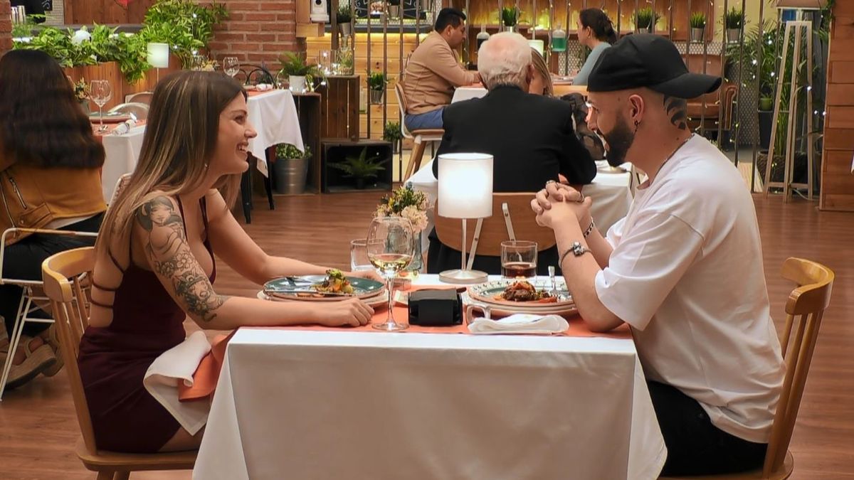 El Spiderman de Ibiza busca el amor en ‘First Dates’: “Me picó la Violinista del Mediterráneo, la araña más venenosa de España”