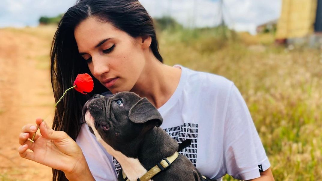 India Martínez se despide de Buddha, su American Bully de cinco años