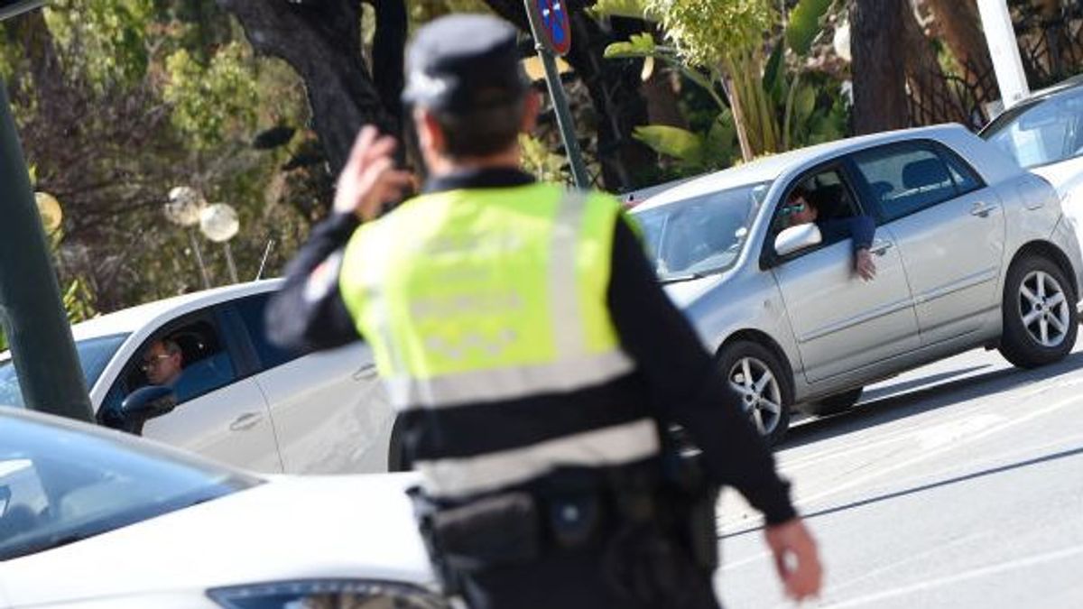 Nuevo accidente en la bajada del segundo puente de Cádiz: cuatro heridos tras un choque de dos coches