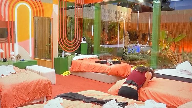 Albert reza antes de la expulsión