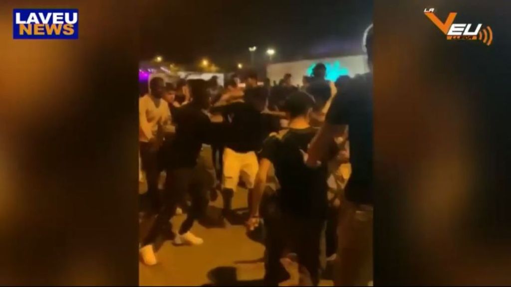 Batalla campal a las puertas de una discoteca en Lleida: identifican a dos jóvenes