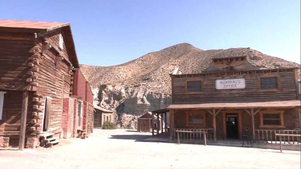 Se busca comprador para un escenario de cine, el poblado del oeste en Tabernas