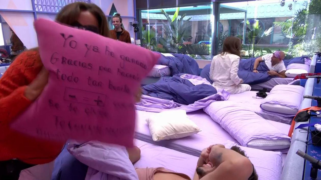 Carmen Alcayde dando apoyo a Luitingo