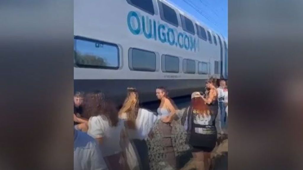 Ouigo deja tirados a una decena de viajeros en las vías por una avería en unos de sus trenes en Cuenca
