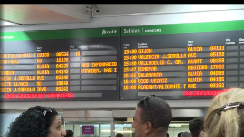 Adif investiga las incidencias de energía que suspendieron trenes entre Madrid y Levante