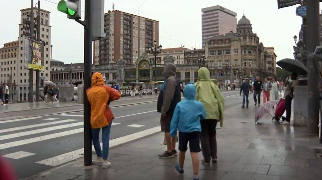 La intensa borrasca Aline se aproxima a España y trae consigo un jueves de lluvias, vientos y temperaturas frías