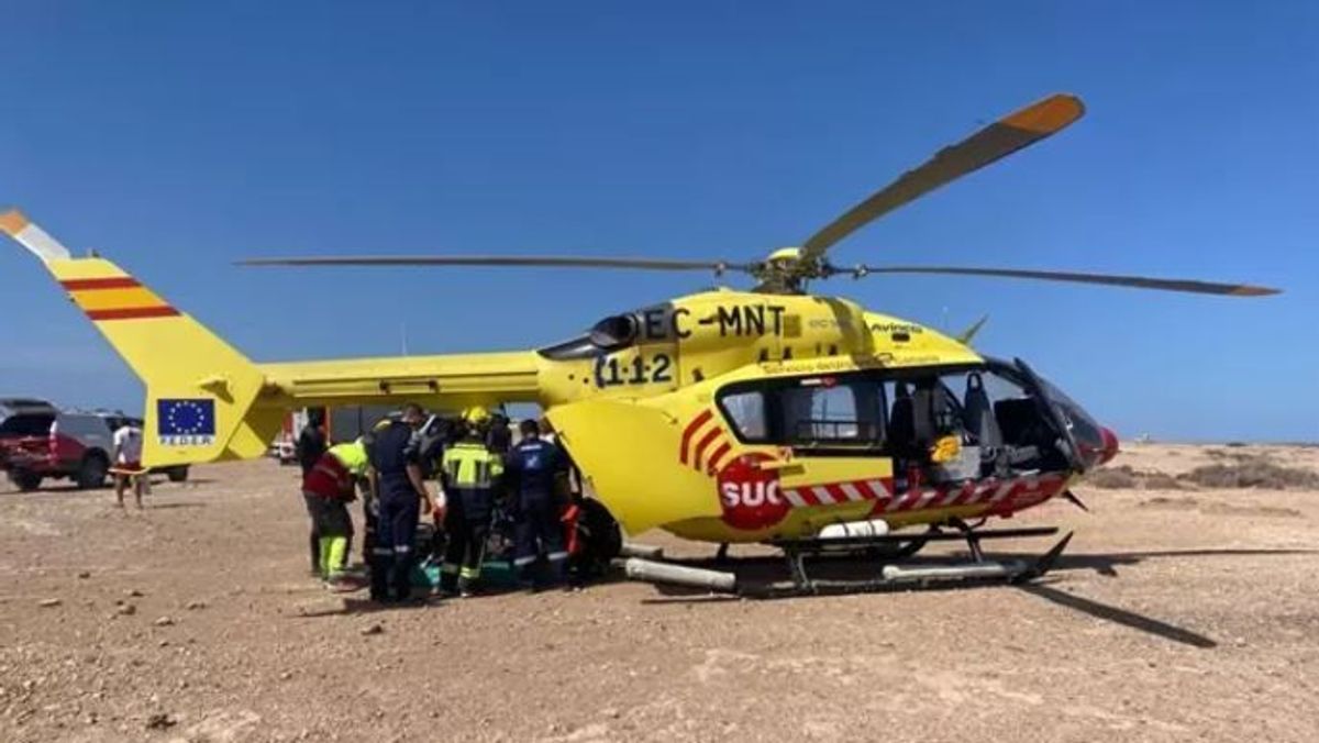 Rescatan a un adolescente con signos de ahogamiento en una playa de Fuerteventura