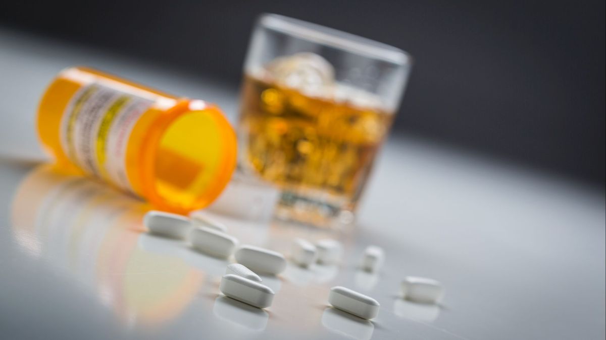 Cuidado al mezclar medicamentos y alcohol: así interaccionan