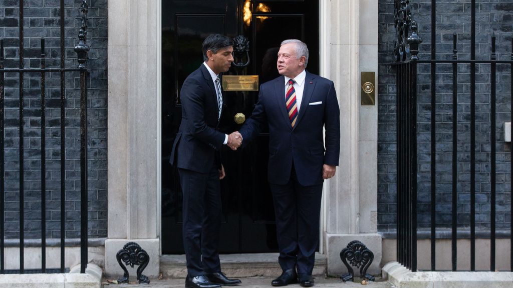 El primer ministro de Reino Unido, Rishi Sunak, recibe al rey Abdalá II de Jordani