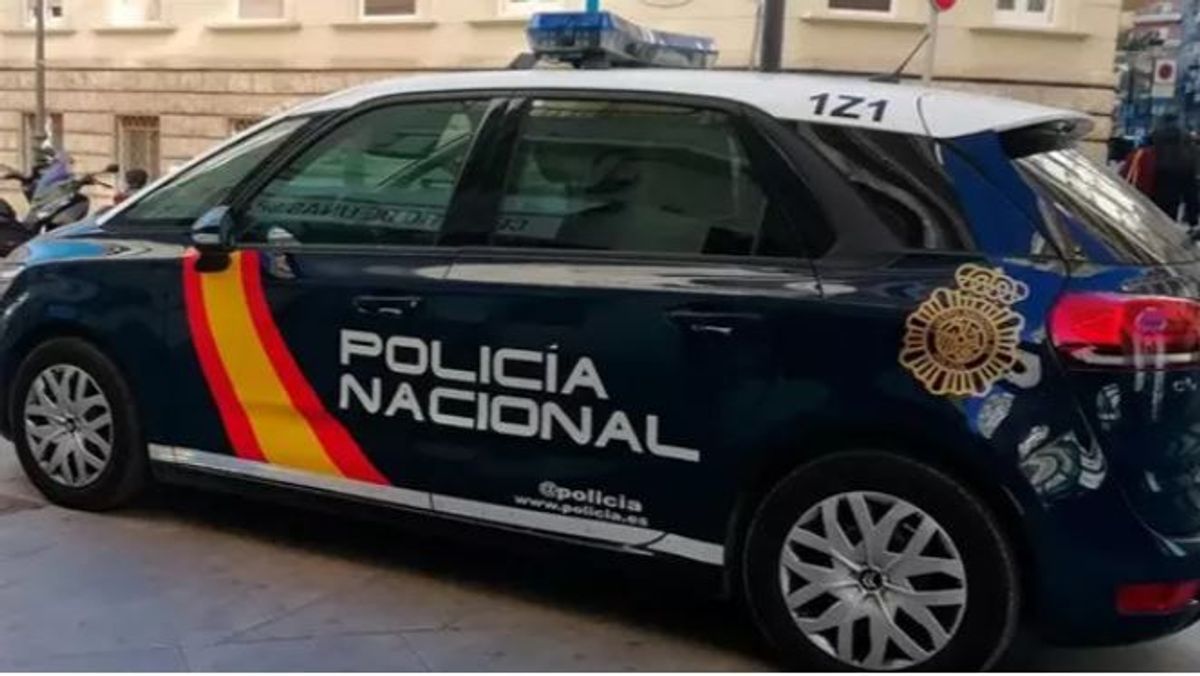 Un hombre apuñala a su pareja en Oviedo y se da a la fuga