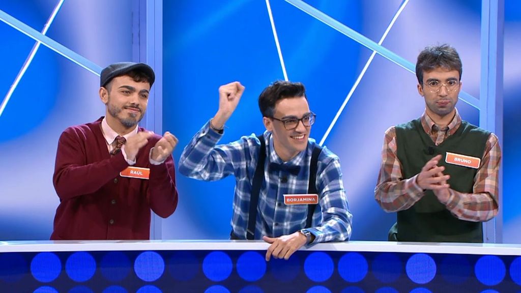 Bruno, Borjamina y Raúl celebran sus 100 programas en ‘Reacción en cadena’ convertidos en los Yayos de Arousa