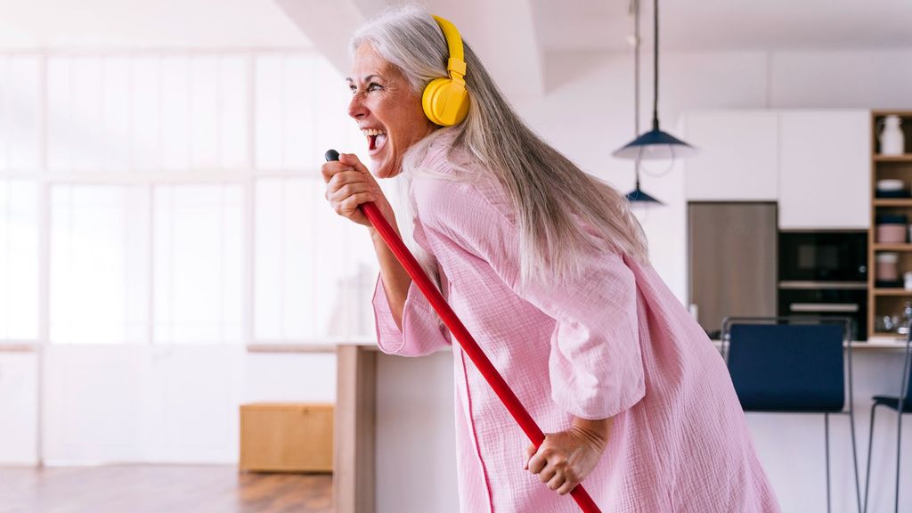 Las tareas domésticas de tu día a día que te aportarán los mismos beneficios que ir al gimnasio