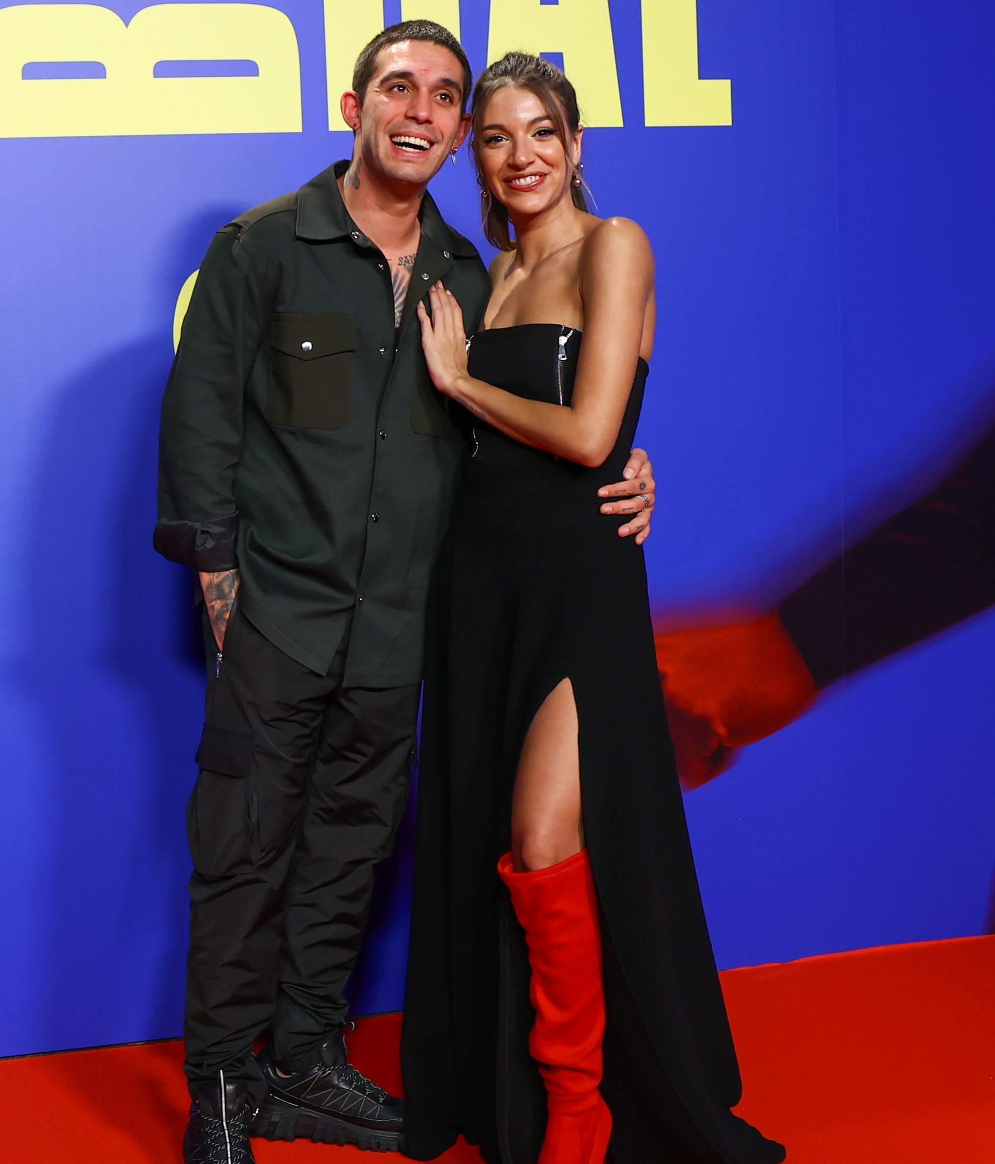Ana Guerra y Víctor Elías, en el estreno del documental de David Bisbal