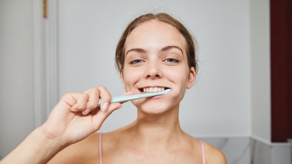 Esperar 20 minutos para lavarse los dientes después de comer es necesario