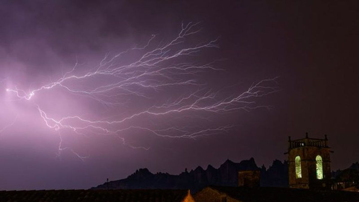 Rayo fotografiado en el Delta del Ebre por el Lightning Group