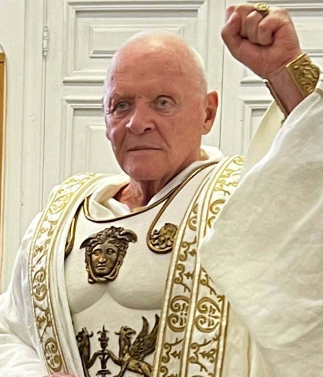 Sir Hannibal Lecter como Vespasiano, emperador romano, en una nueva serie anunciada para 2024.
