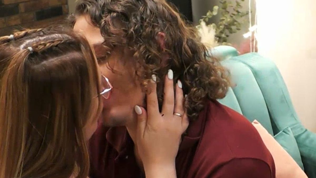 Una soltera cambia de opinión al besar a su cita en ‘First Dates’: “No me ha gustado, a mí el tema de las babas, no”