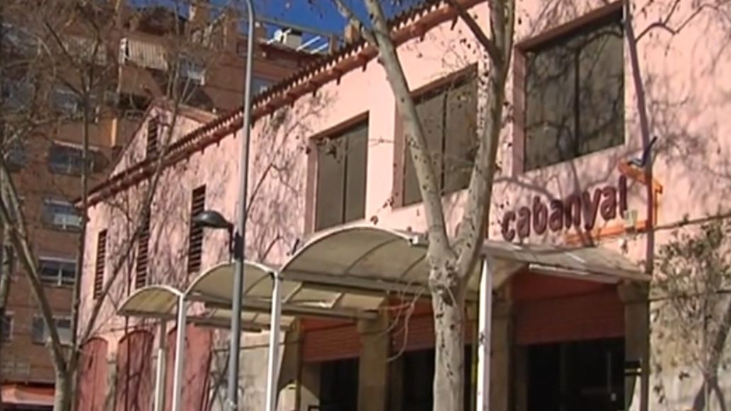 Un hombre armado se atrinchera en su casa en Valencia tras herir de gravedad a otro