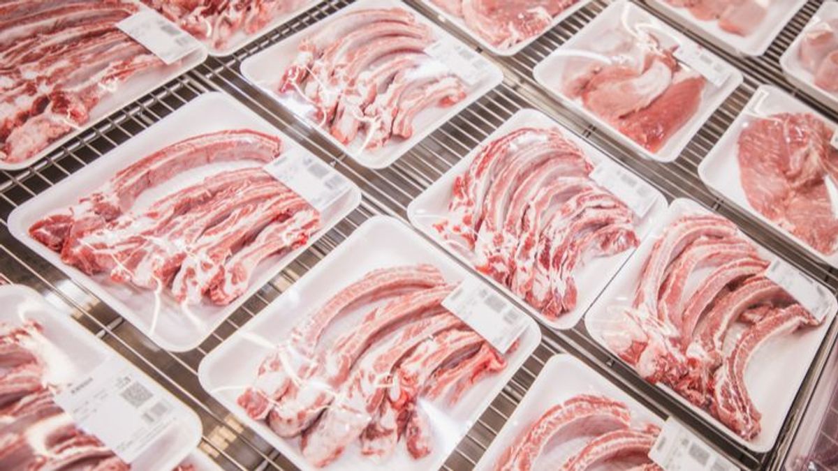 Requisan 70 kilos de carne que se iban a entregar a un restaurante de Madrid: estaban llenas de cucarachas