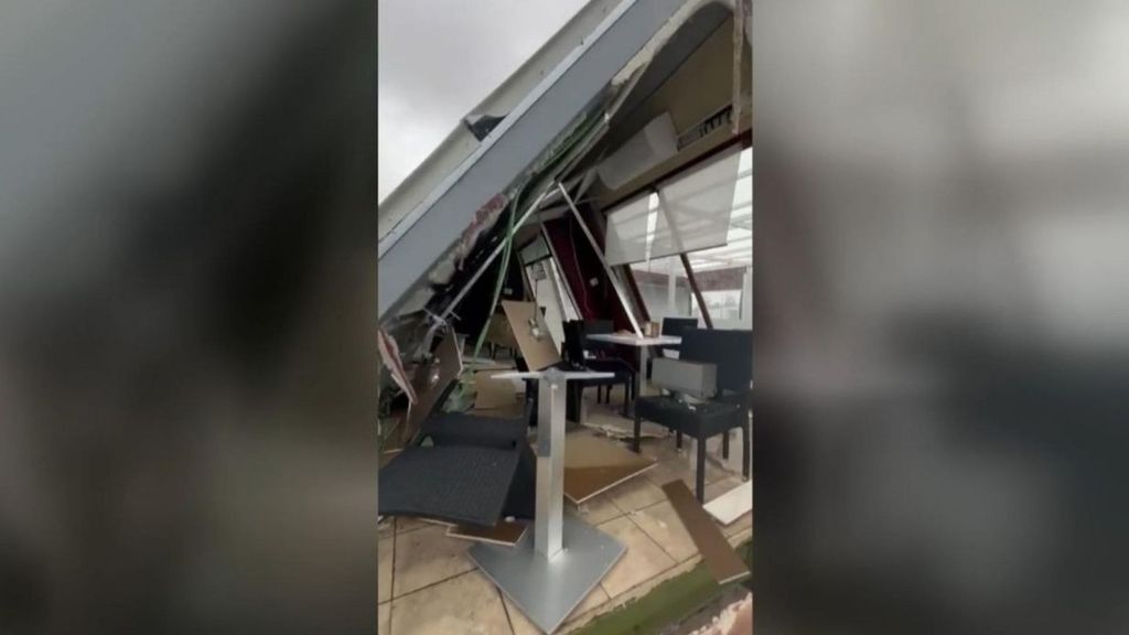 Se derrumba el techo de una cafetería en Talavera de la Reina por las fuertes lluvias