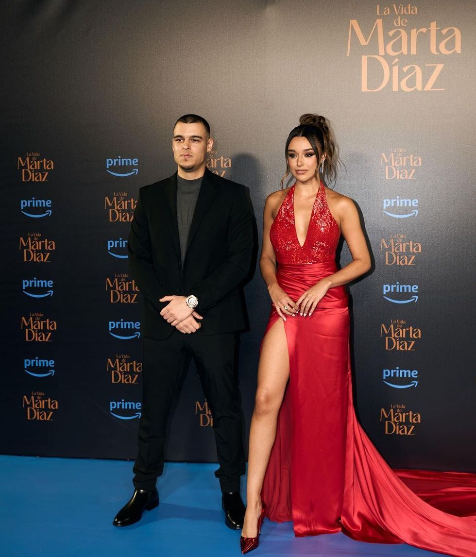 Marta Díaz junto a su hermano AlphaSniper, en la presentación del documental