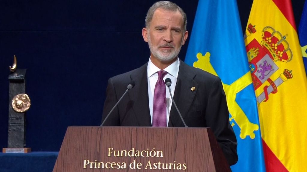 El rey menciona orgulloso a sus hijas en su discurso en los Premios Princesa de Asturias