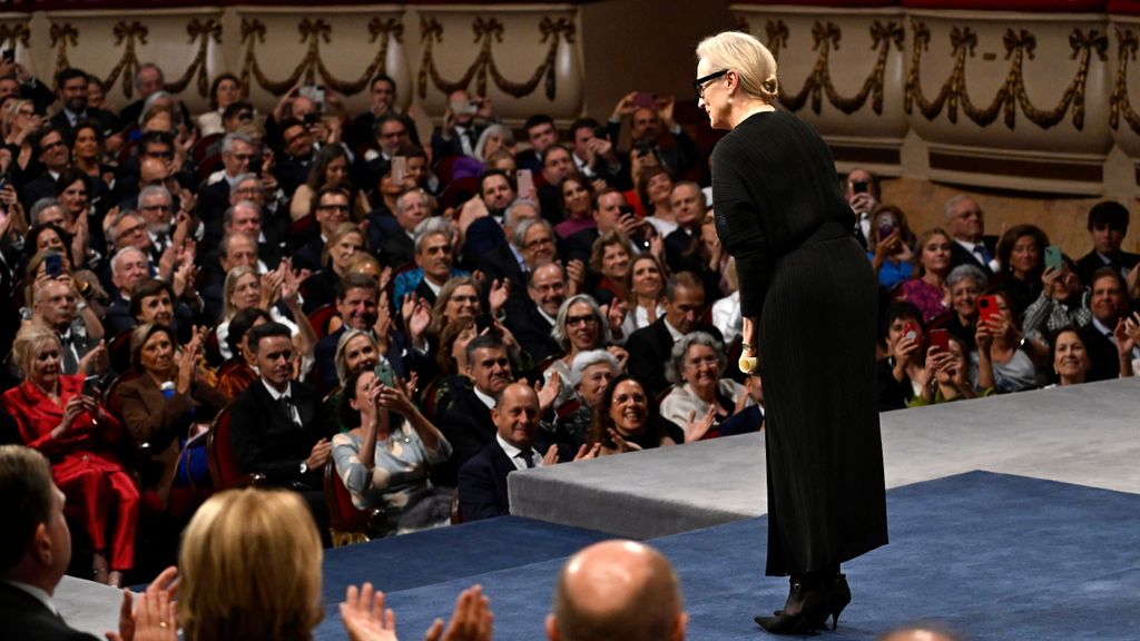 En olor de multitud. Meryl saluda a un público entregado a su potente discurso.