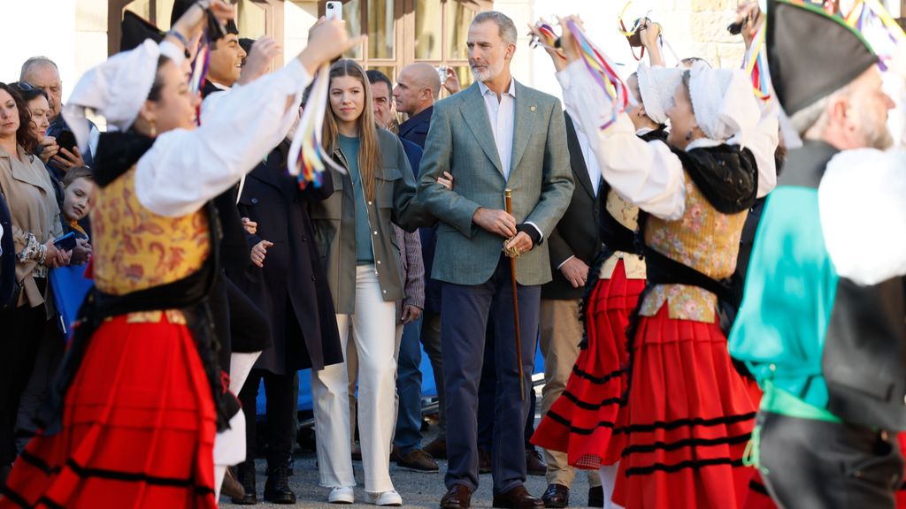 EN IMÁGENES | La Familia Real visita Arroes, Peón y Candanal, galardonadas con el premio Pueblo Ejemplar de Asturias 2023