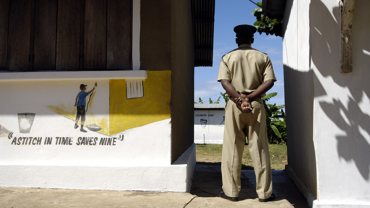 Policía Tanzania