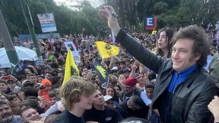 ¿Quién es Javier Milei, el candidato a presidir Argentina?