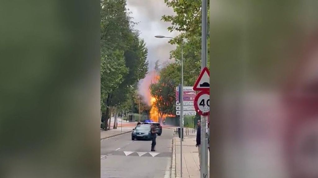 La explosión de una tubería de gas en la Ciudad Universitaria de Madrid provoca un gran incendio