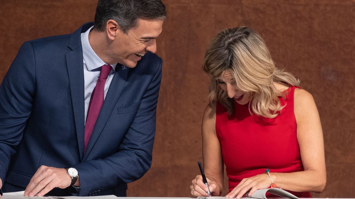 La cariñosa actitud Pedro Sánchez y Yolanda Díaz: cuchicheos, bromas y dos apelativos