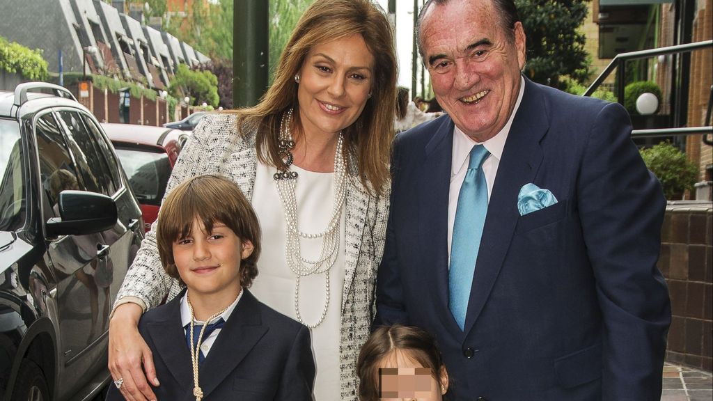 La familia de Fernando Fernández-Tapias: ocho hijos y tres mujeres