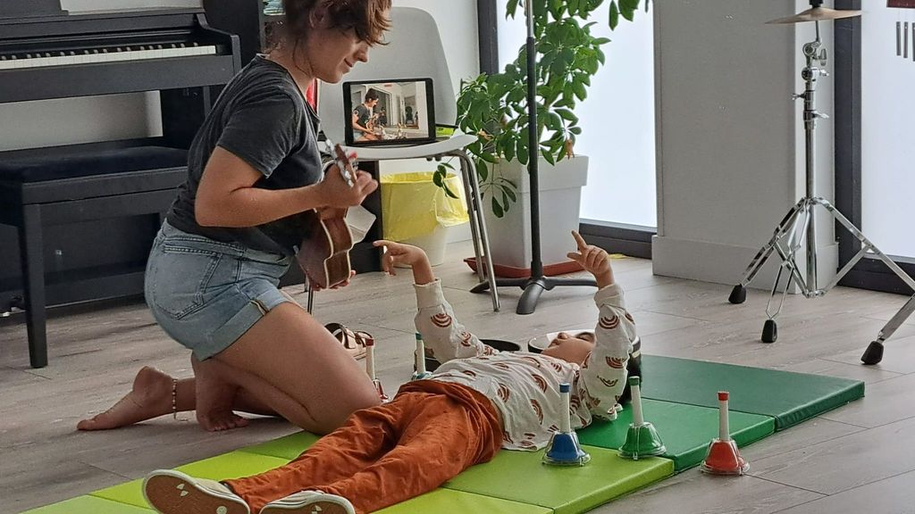 Markel durante una de sus sesiones de musicoterapia