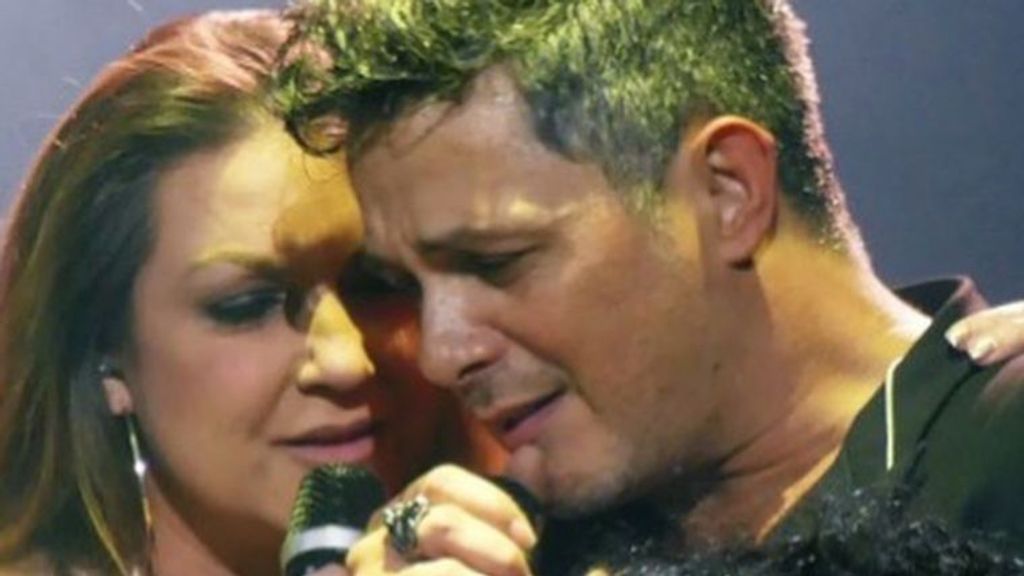 Niña Pastori cuenta cómo se encuentra Alejandro Sanz tras ser declarado en rebeldía