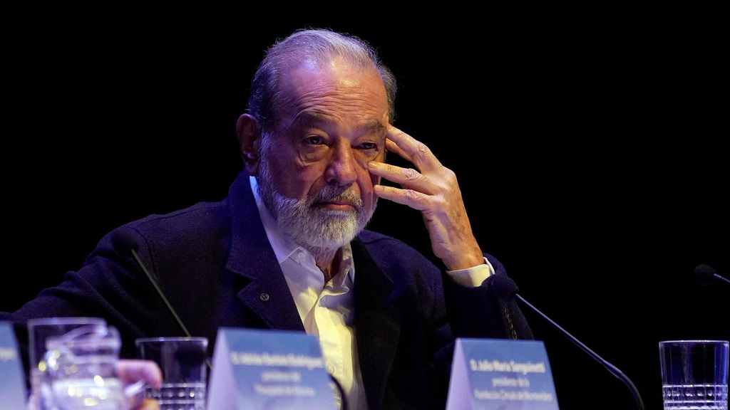 El empresario mexicano Carlos Slim participan en los debates de XXVIII Reunión Plenaria de la Fundación Círculo de Montevideo