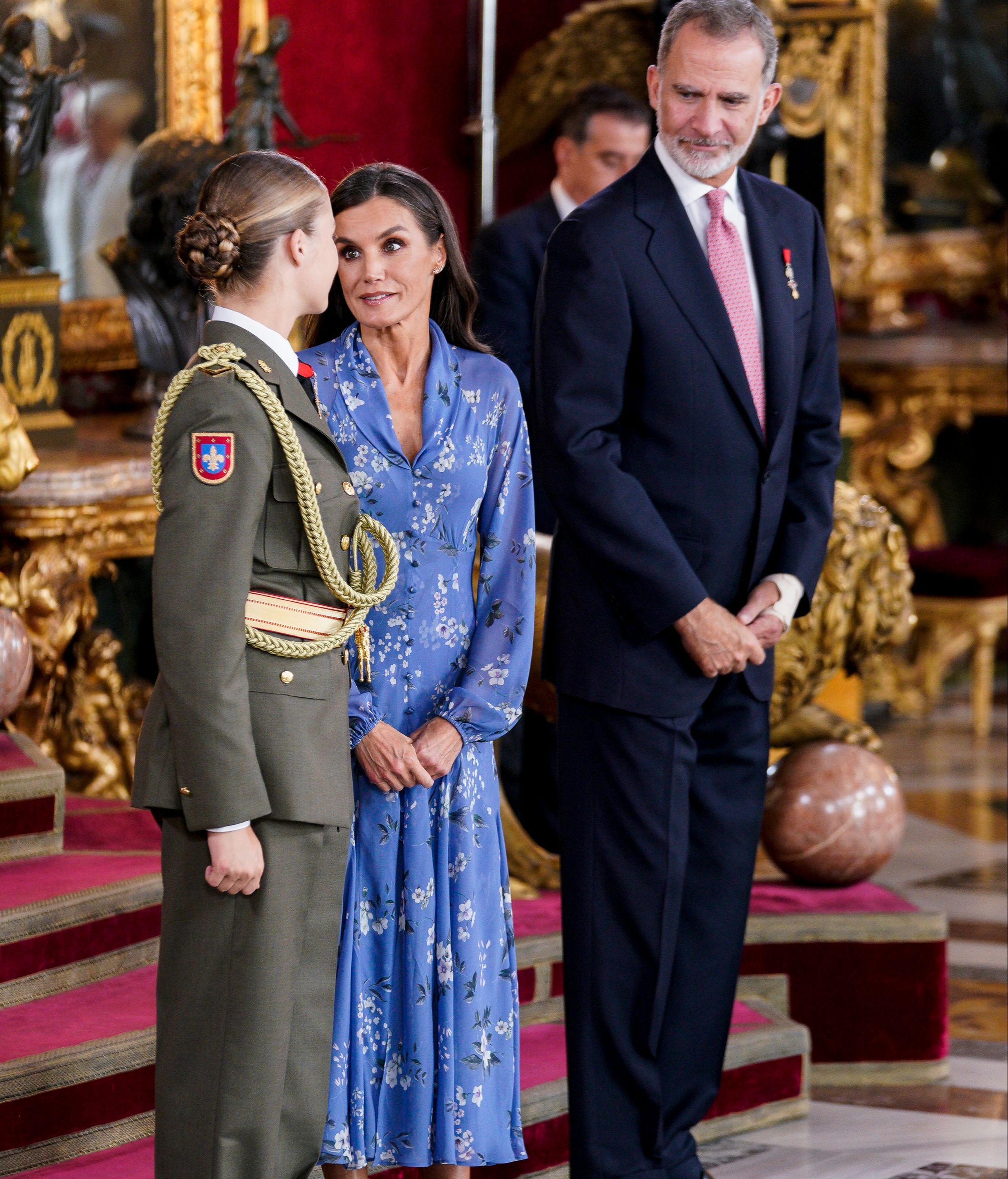 La infanta Sofía acompañó a sus padres en la recepción de la Fiesta Nacional