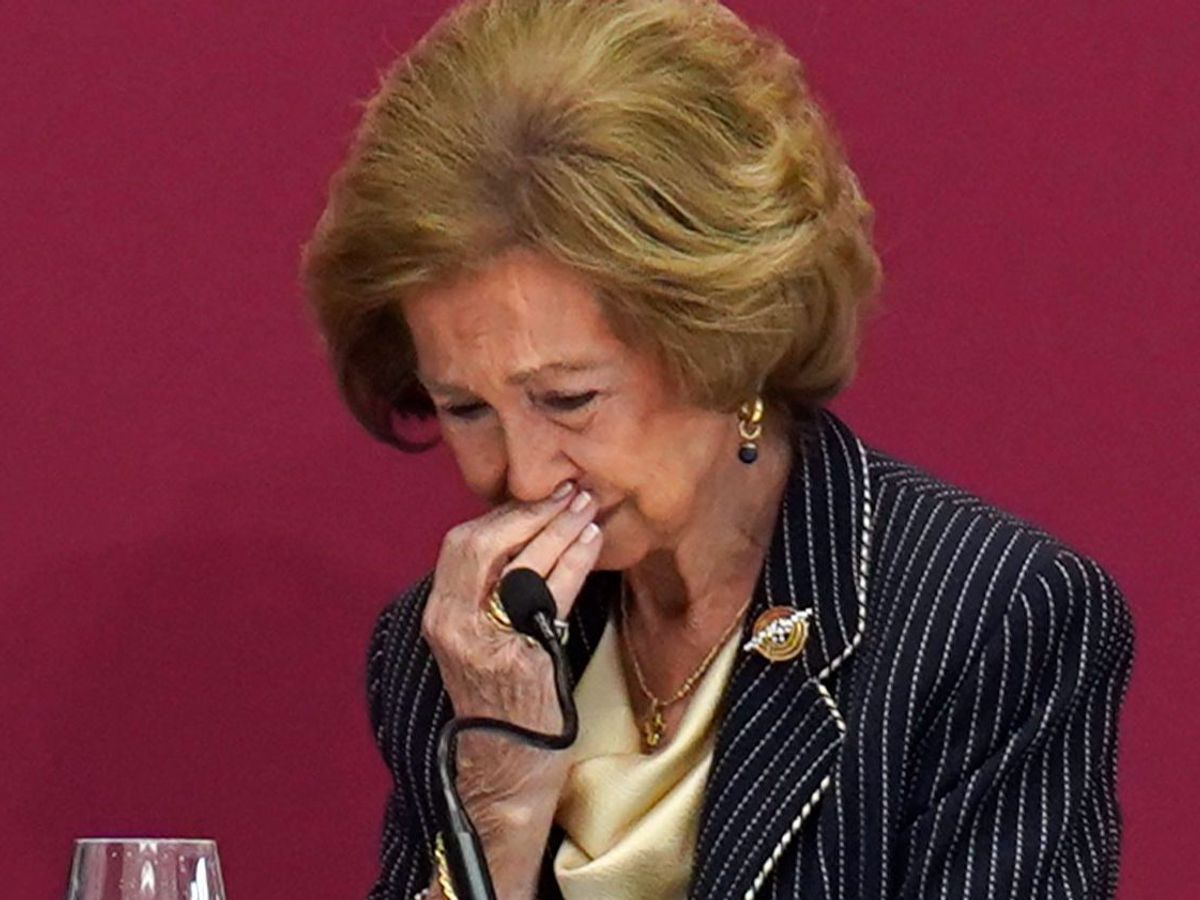 La reina Sofía rompe a llorar en un acto en Madrid
