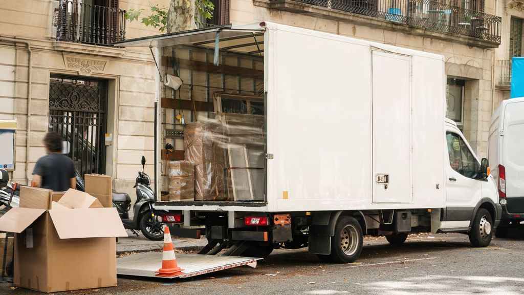 Obligan a dos hombres de más de 40 años en Italia a dejar la casa de su madre e independizarse