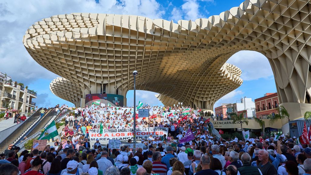 Manifestación de Marea Blanca para exigir mejoras en la atención primaria