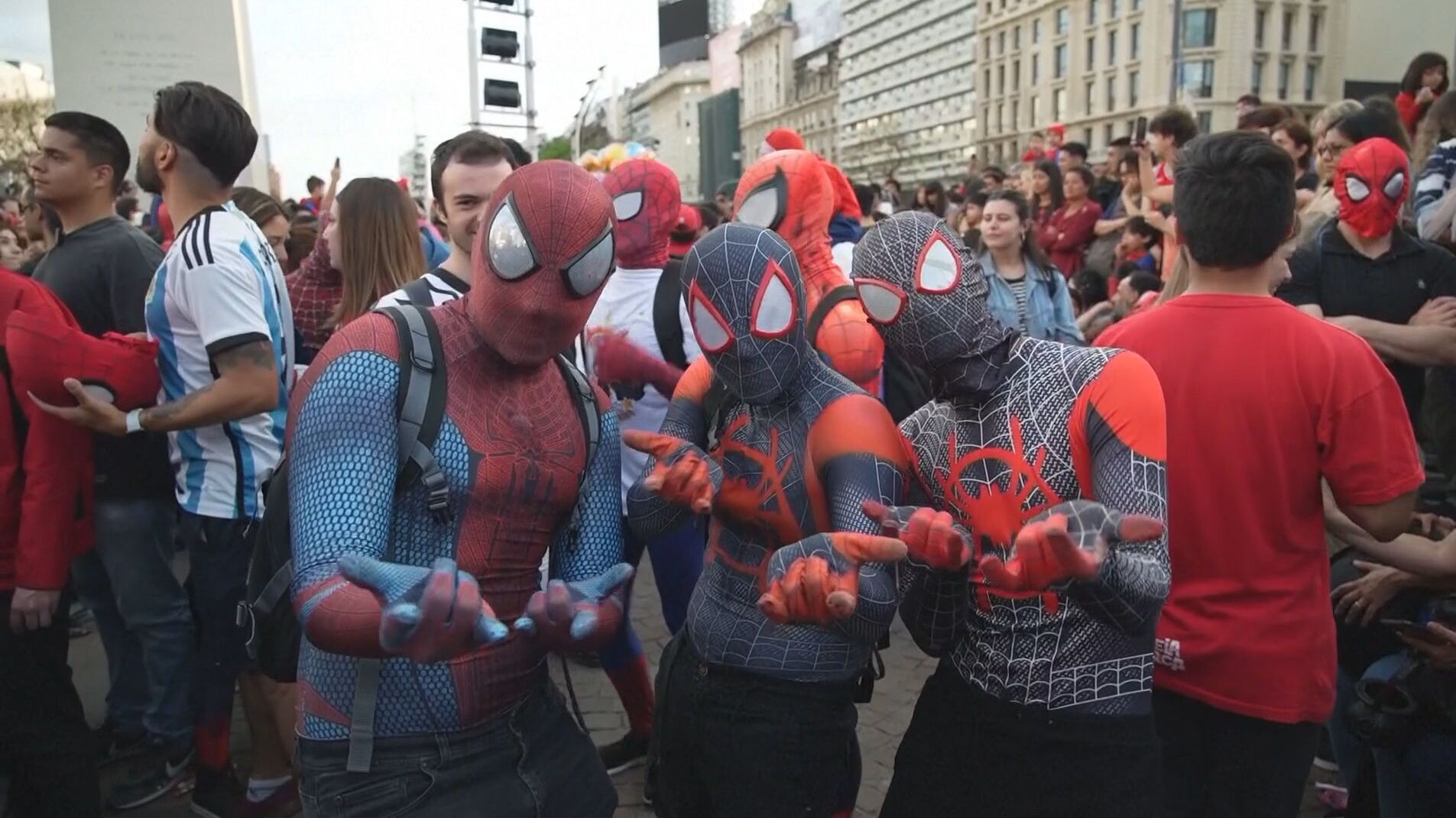 Argentina trata de batir el récord de más personas disfrazadas de Spiderman