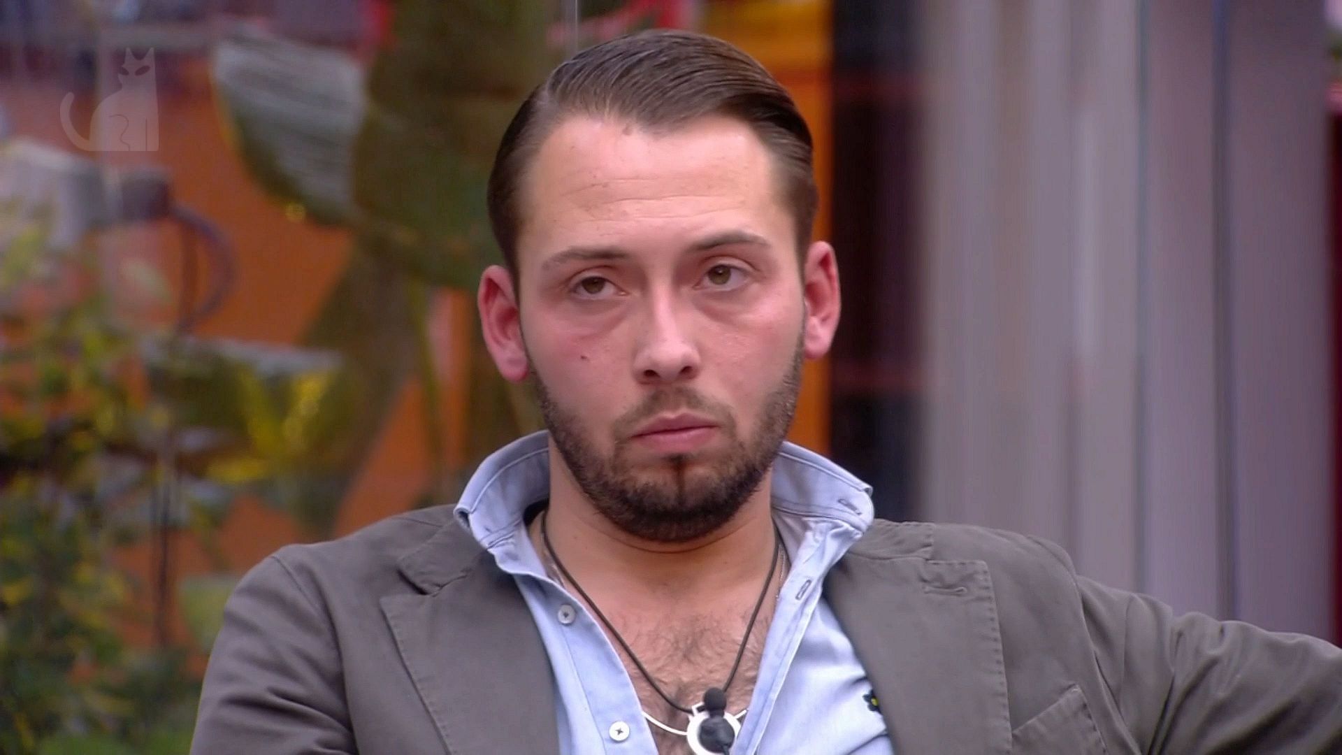 José Antonio Avilés disgustado al ver que se salva Carmen Alcayde